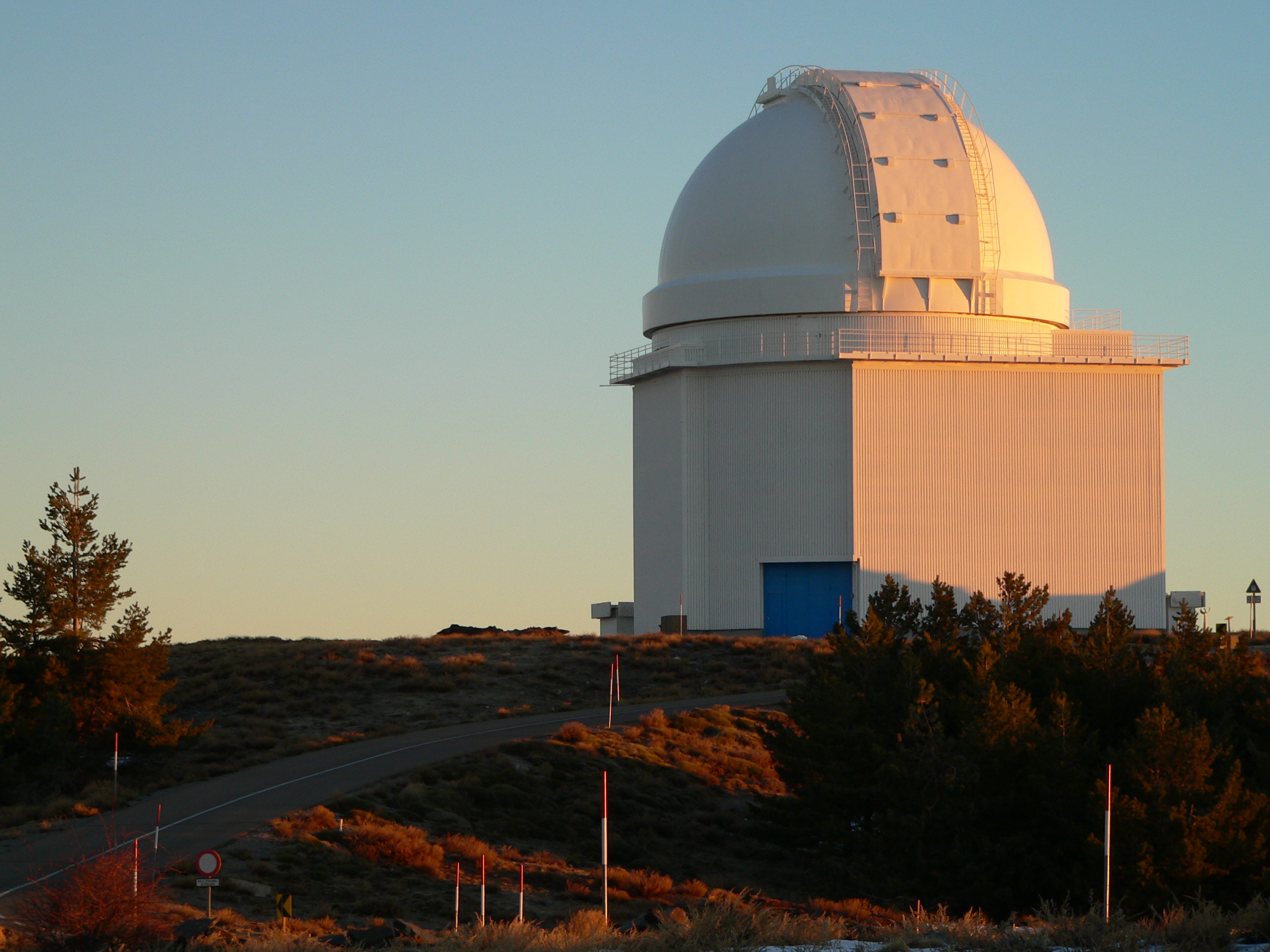 2.2m dome at sunrise